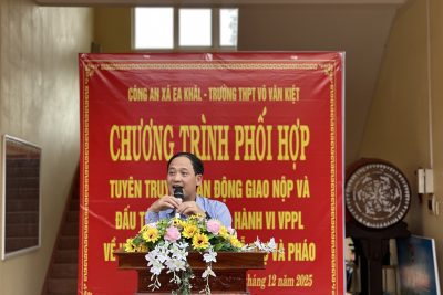 Trường THPT Võ Văn kiệt tổ chức tuyên truyền xử lí vi phạm pháp luật về vũ khí, vật liệu nổ, công cụ hỗ trợ và pháo cho cán bộ giáo viên và học sinh